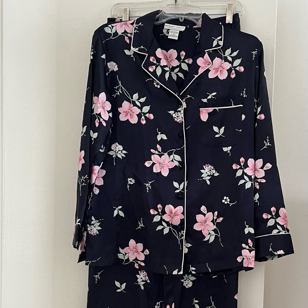 Morgan Taylor Intimates Navy Floral Pajama Set with Pink Flowers Size Small
